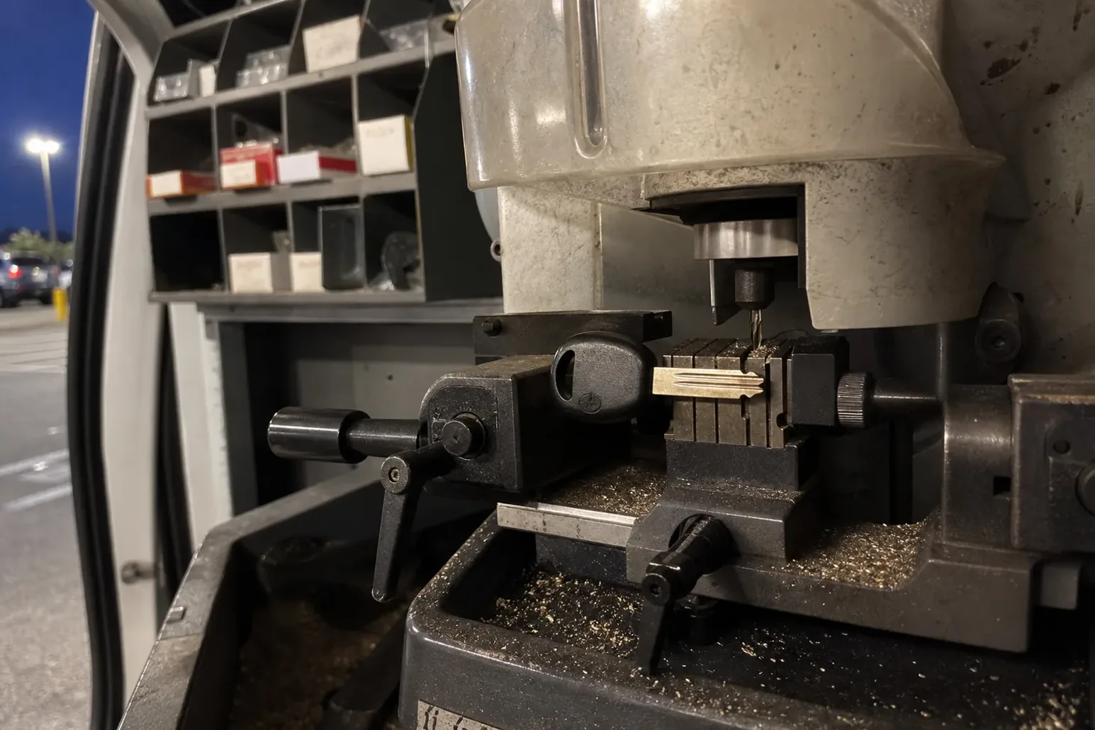 Key cutting machine in the service vehicle, FL